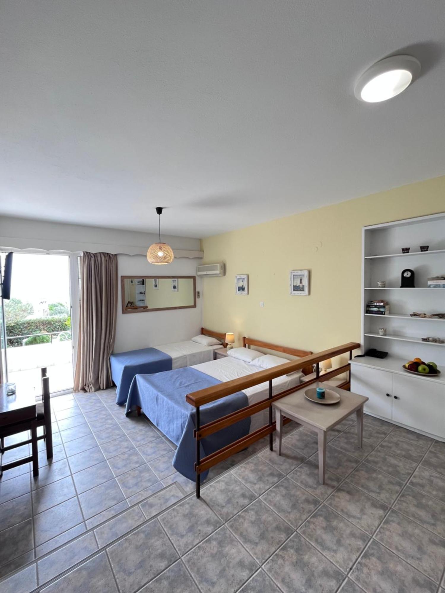 Hotel Elena Алинда Екстериор снимка
