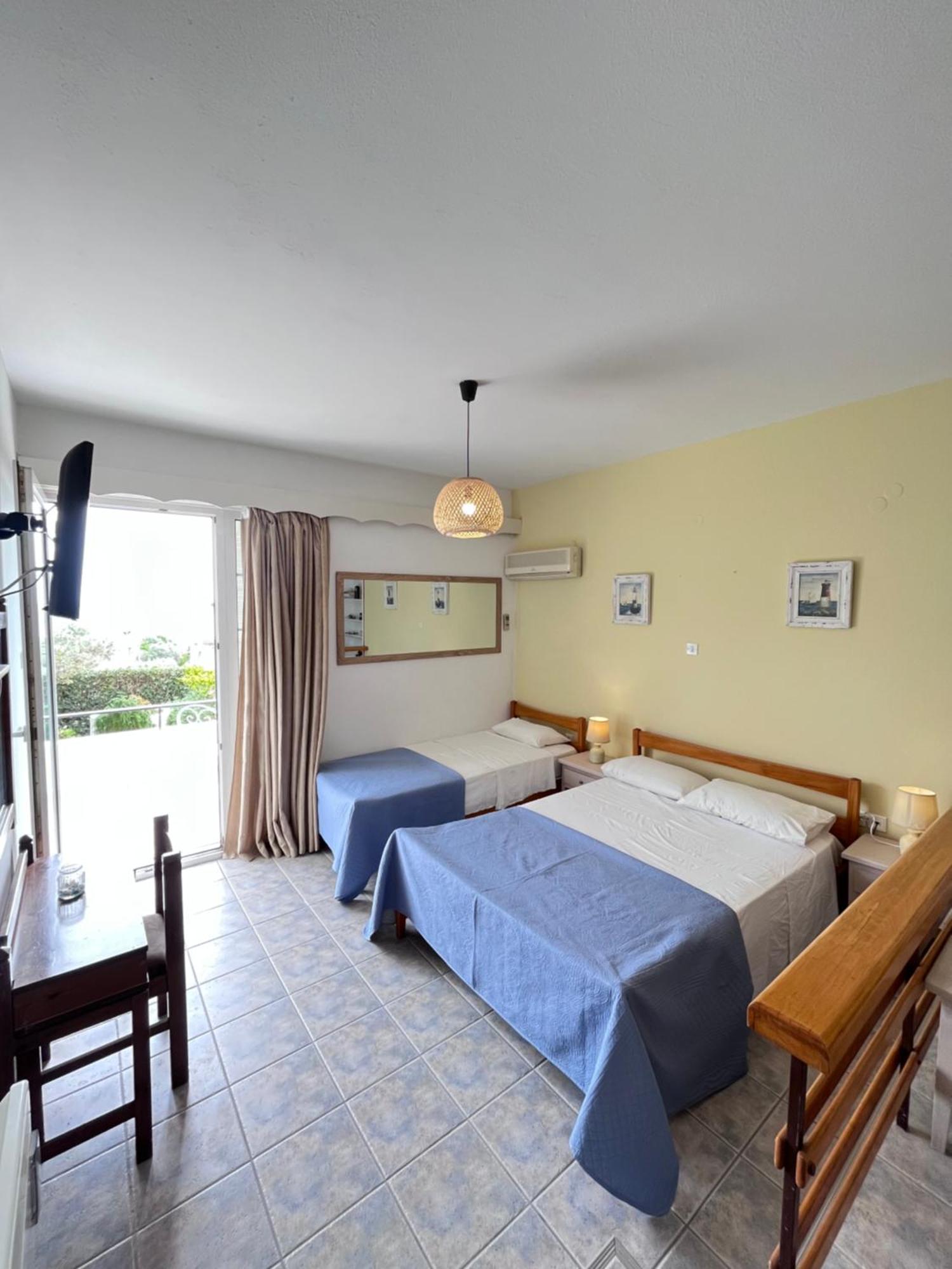 Hotel Elena Алинда Екстериор снимка